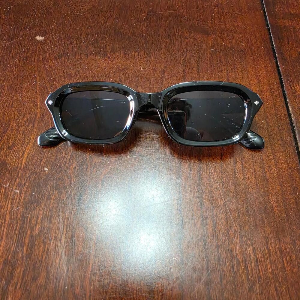Black 90s Style Sunglasses